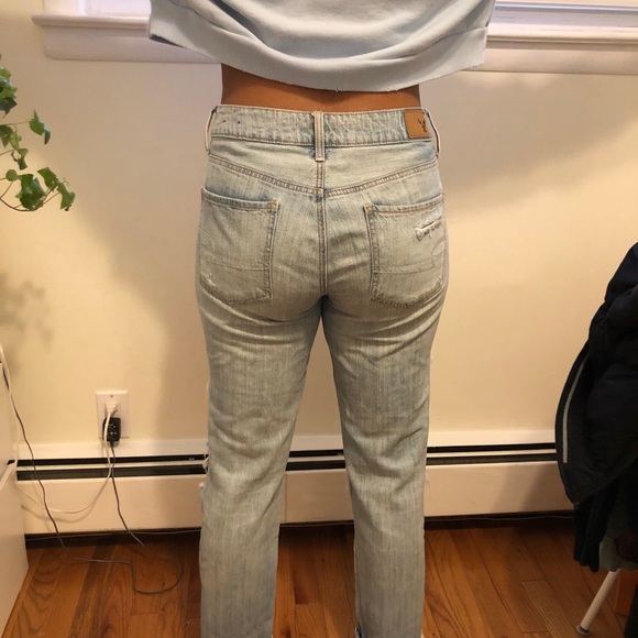 American Eagle Tomgirl Style Ripped Jeans - Picture 13 of 13